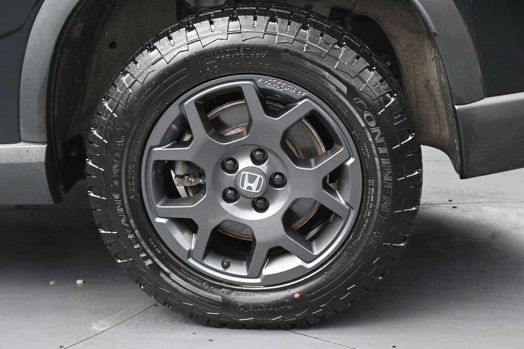 Used 2025 Honda Pilot TrailSport image 37