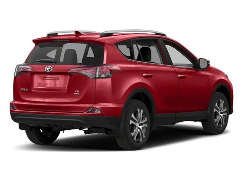 Used 2017 Toyota RAV4 LE FWD image 2
