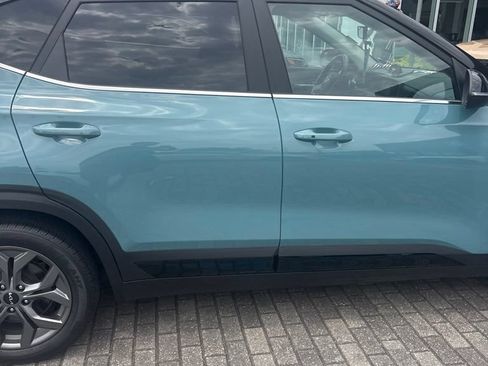 Used 2024 Kia Seltos S AWD/4WD image 16