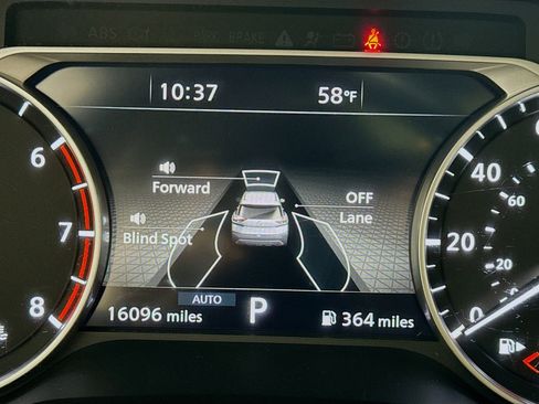 Used 2023 Nissan Rogue SL w/ SL Premium Package image 16