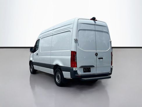 Used 2024 Mercedes-Benz Sprinter 2500 image 5