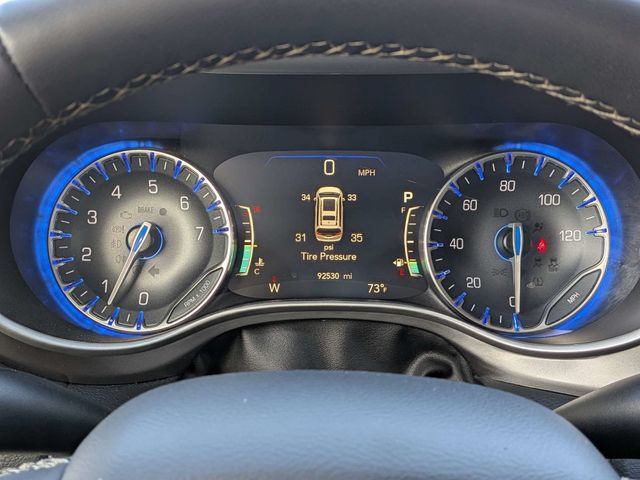Used 2023 Chrysler Pacifica Touring-L FWD image 29