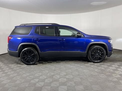 Used 2023 GMC Acadia SLE w/ Driver Convenience Package image 5