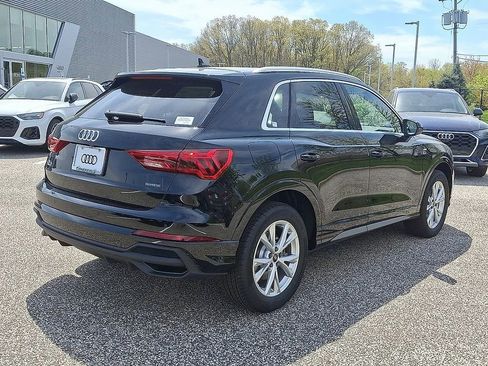 Used 2025 Audi Q3 2.0T Premium w/ Convenience Package image 4