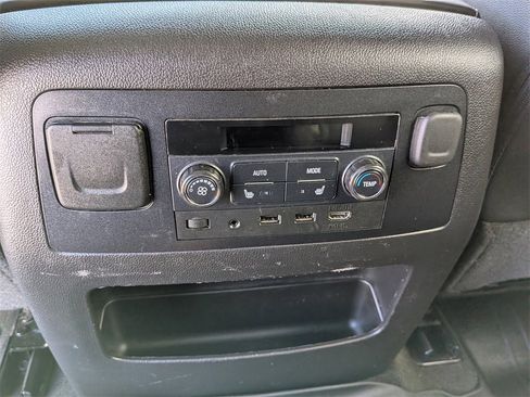 Used 2017 Chevrolet Suburban Premier image 15