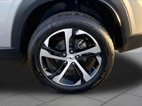 Used 2024 Chevrolet Trax RS FWD image 11