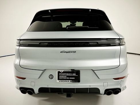 Certified 2025 Porsche Cayenne AWD/4WD image 6