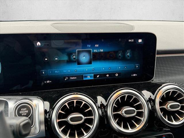 Used 2020 Mercedes-Benz GLB 250 4MATIC image 15