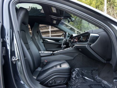 Certified 2023 Porsche Panamera image 57