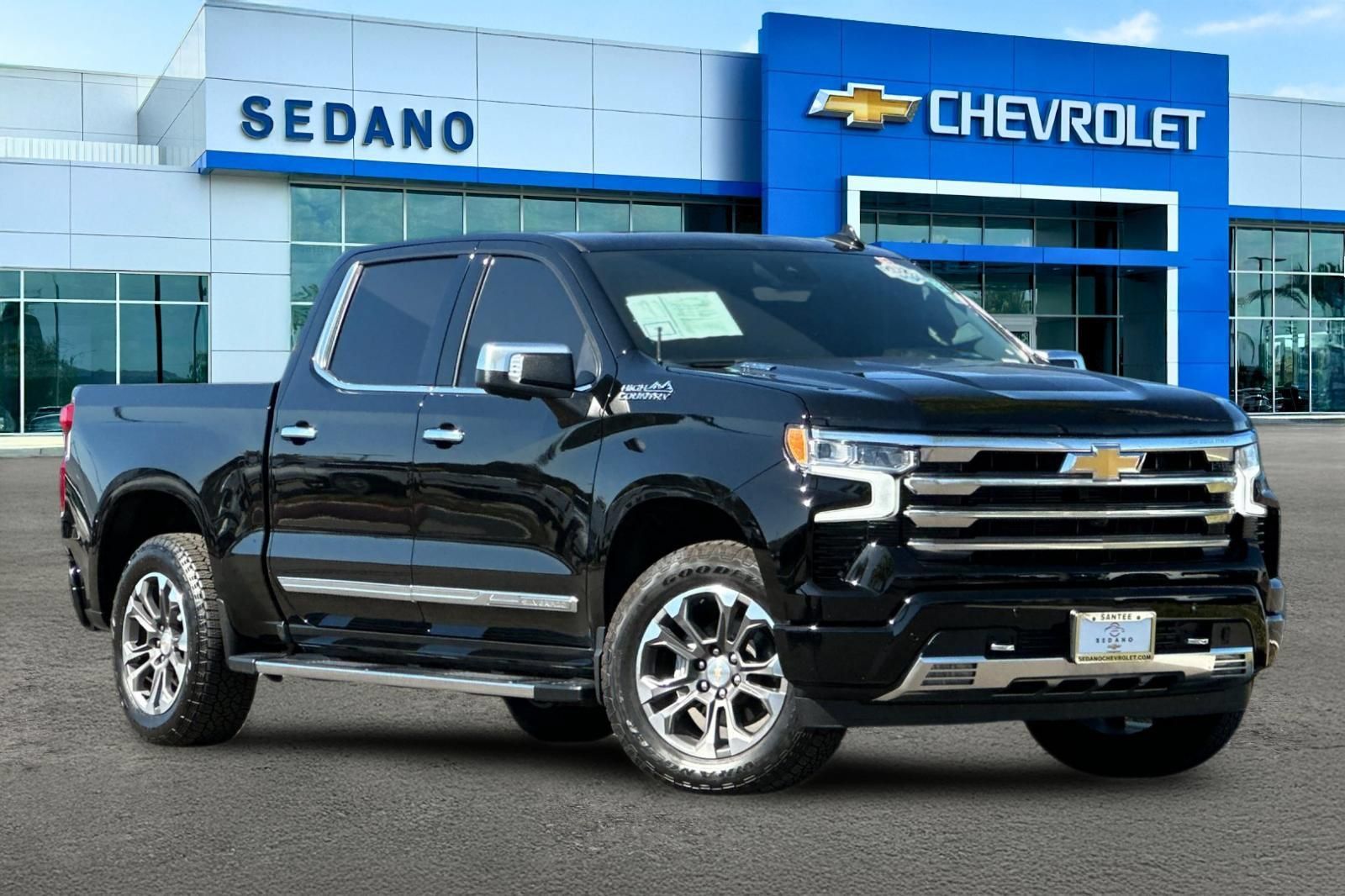 Used 2026 Chevrolet Silverado 1500 High Country w/ Technology Package AWD/4WD image 2