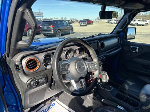 Used 2022 Jeep Gladiator Mojave w/ LED Lighting Group image 8