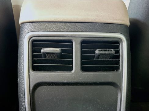 Used 2022 Chrysler 300 Touring L image 23