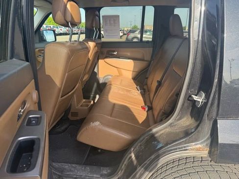 Used 2012 Jeep Liberty Limited AWD/4WD image 13
