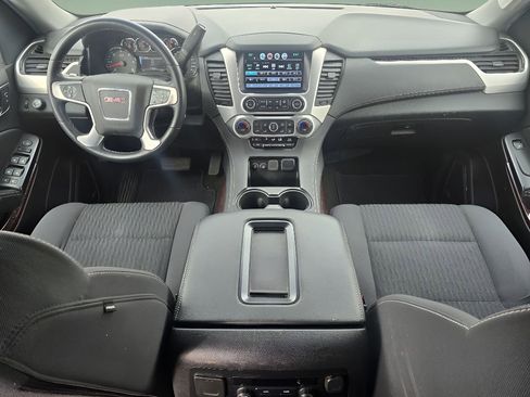 Used 2018 GMC Yukon SLE image 27