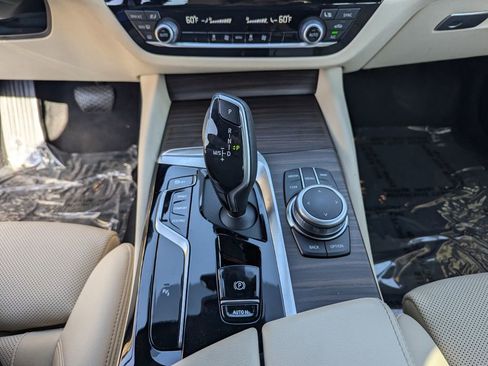 Used 2022 BMW 530i xDrive image 25