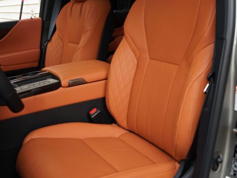 Used 2026 Lexus LX 700h Ultra Luxury AWD/4WD image 3