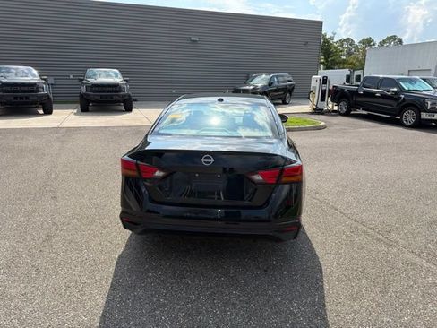 Used 2024 Nissan Altima 2.5 SV FWD image 6