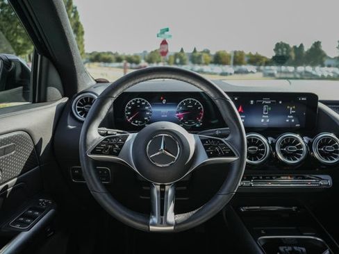 Certified 2025 Mercedes-Benz GLA 250 4MATIC image 17