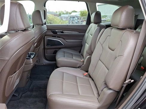 Used 2022 Kia Telluride SX w/ Nightfall Edition Package image 10