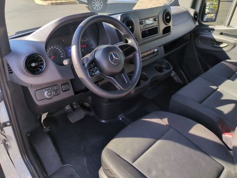 Used 2023 Mercedes-Benz Sprinter 2500 image 12