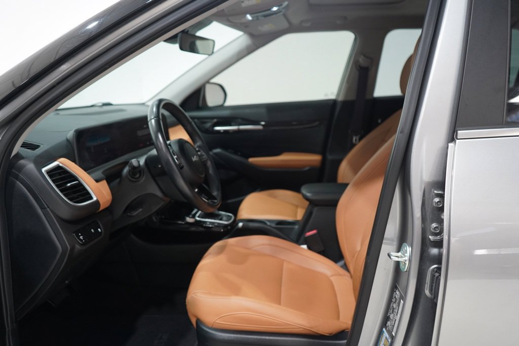 Used 2024 Kia Seltos EX AWD/4WD image 14