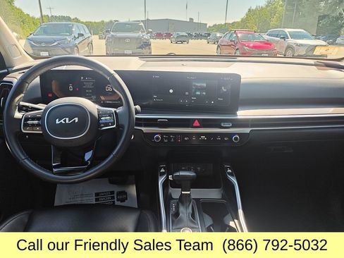 Used 2024 Kia Sorento S AWD/4WD image 13