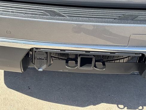 Used 2022 GMC Yukon SLT w/ SLT Premium Package image 7