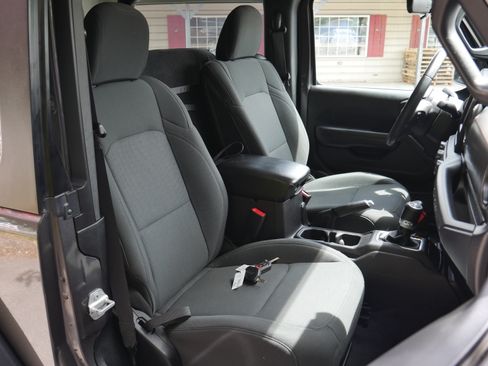 Used 2019 Jeep Wrangler Sport AWD/4WD image 25