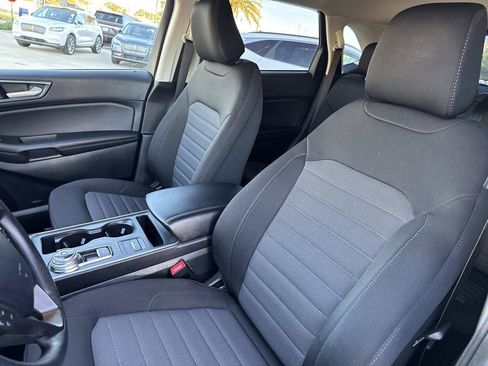 Certified 2024 Ford Edge SE image 17