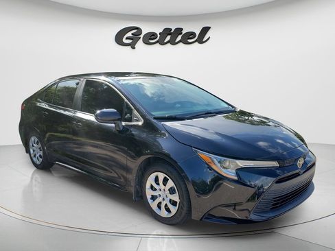 Certified 2023 Toyota Corolla LE FWD image 3