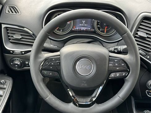 Used 2023 Jeep Cherokee Altitude Lux image 11