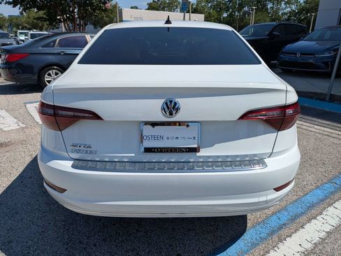 Used 2021 Volkswagen Jetta SE FWD image 5