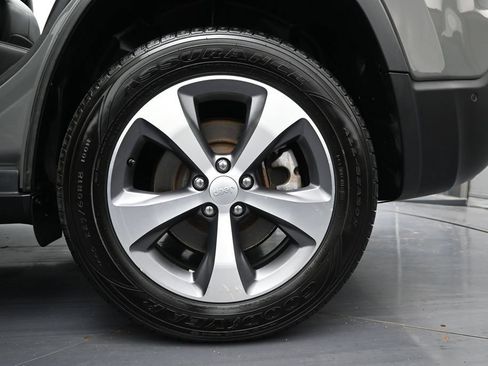 Used 2021 Jeep Cherokee Limited AWD/4WD image 14