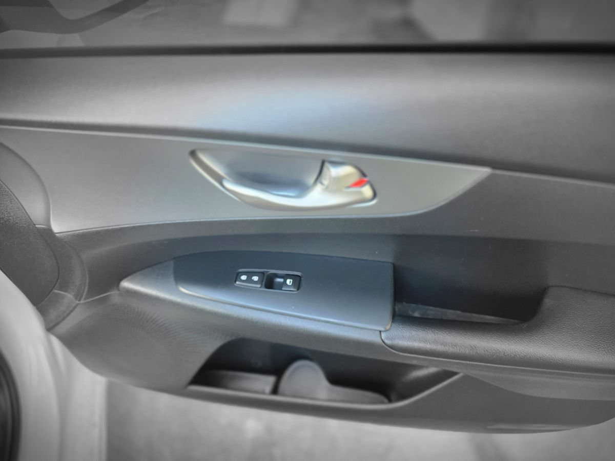 Used 2021 Kia Forte LXS FWD image 29