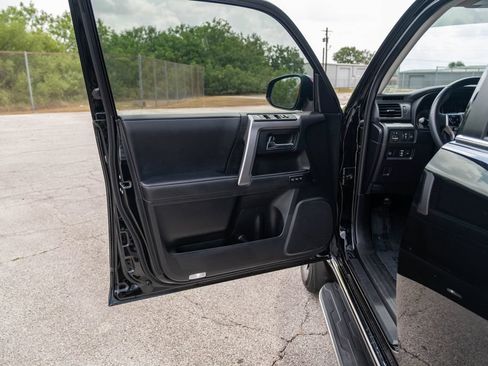 Used 2024 Toyota 4Runner Limited AWD/4WD image 11