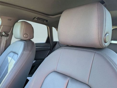 Used 2021 Audi Q3 2.0T Premium image 38