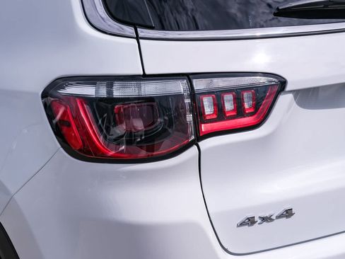 Used 2024 Jeep Compass Latitude AWD/4WD image 7