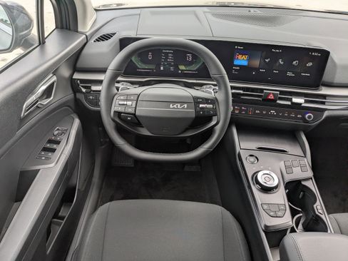 New 2026 Kia Sportage LX FWD image 20