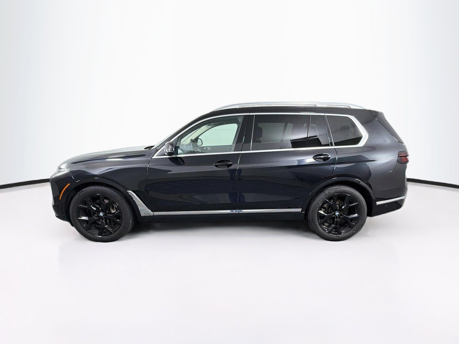 Certified 2024 BMW X7 xDrive40i w/ Premium Package AWD/4WD image 4