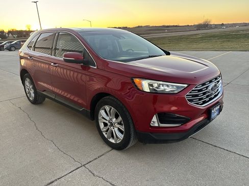 Used 2020 Ford Edge Titanium w/ Equipment Group 301A image 3