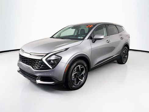 Used 2023 Kia Sportage LX image 3