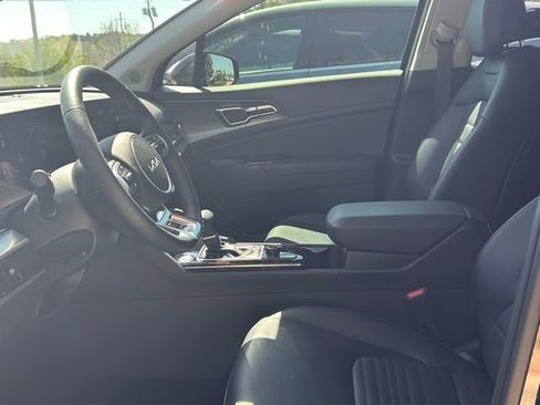 Used 2025 Kia Sportage SX image 35