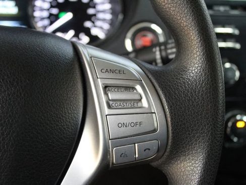 Used 2015 Nissan Rogue SV AWD/4WD image 17