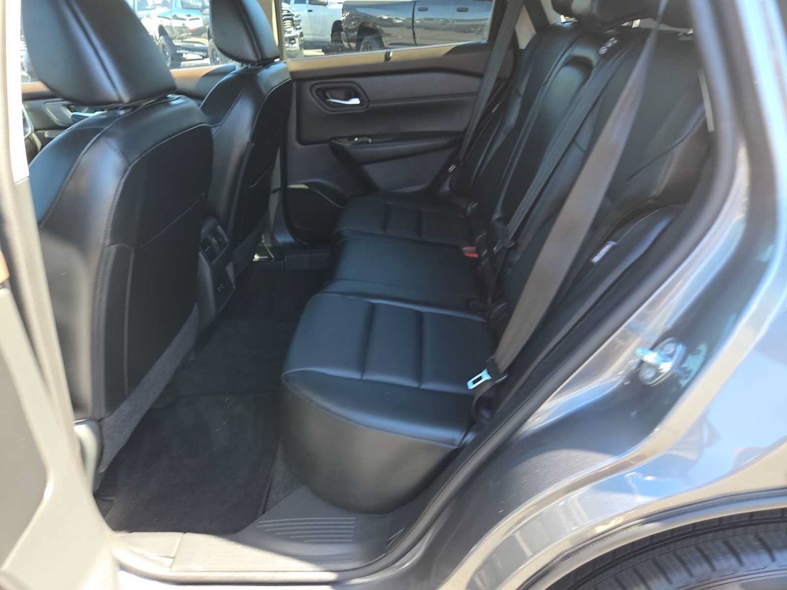 Used 2023 Nissan Rogue SV w/ SV Premium B Package AWD/4WD image 21