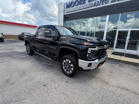 Used 2025 Chevrolet Silverado 2500 LT w/ Safety Package AWD/4WD image 2