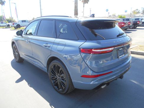 Used 2025 Lincoln Corsair Grand Touring w/ Equipment Group 302A AWD/4WD image 8