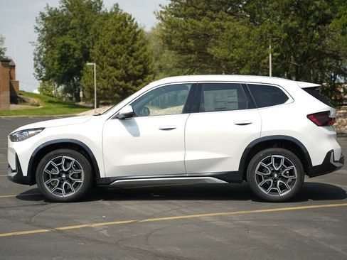 New 2026 BMW X1 xDrive28i w/ Technology Package AWD/4WD image 2
