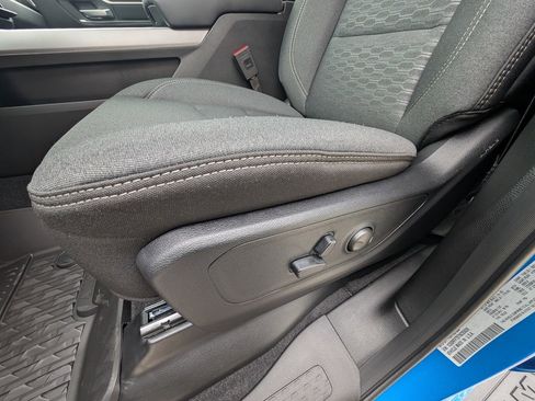 New 2026 RAM 1500 4x4 Crew Cab image 14