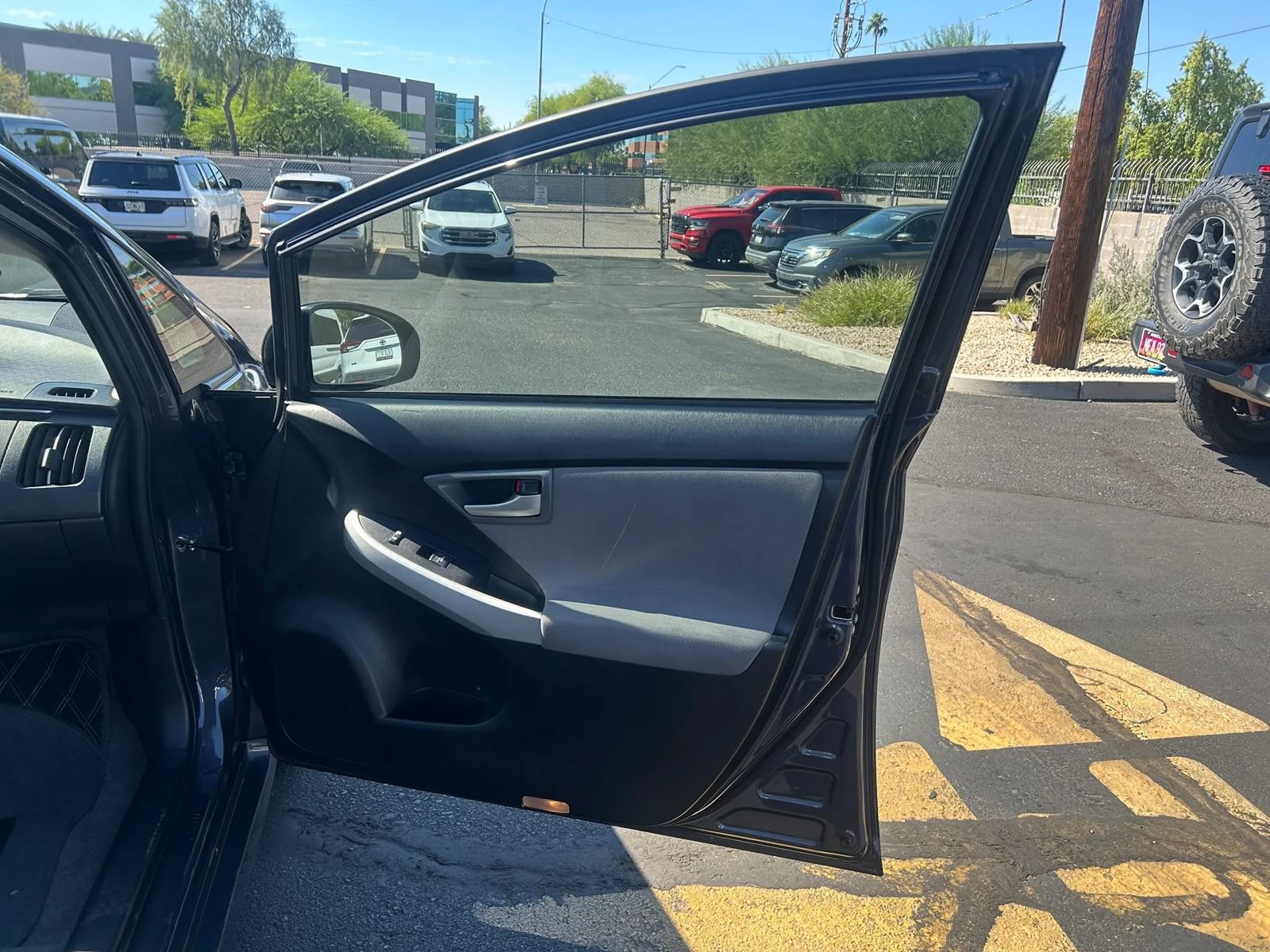 Used 2013 Toyota Prius Three w/ Solar Roof Pkg FWD image 12