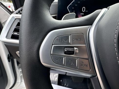 Used 2026 BMW X7 xDrive40i AWD/4WD image 33